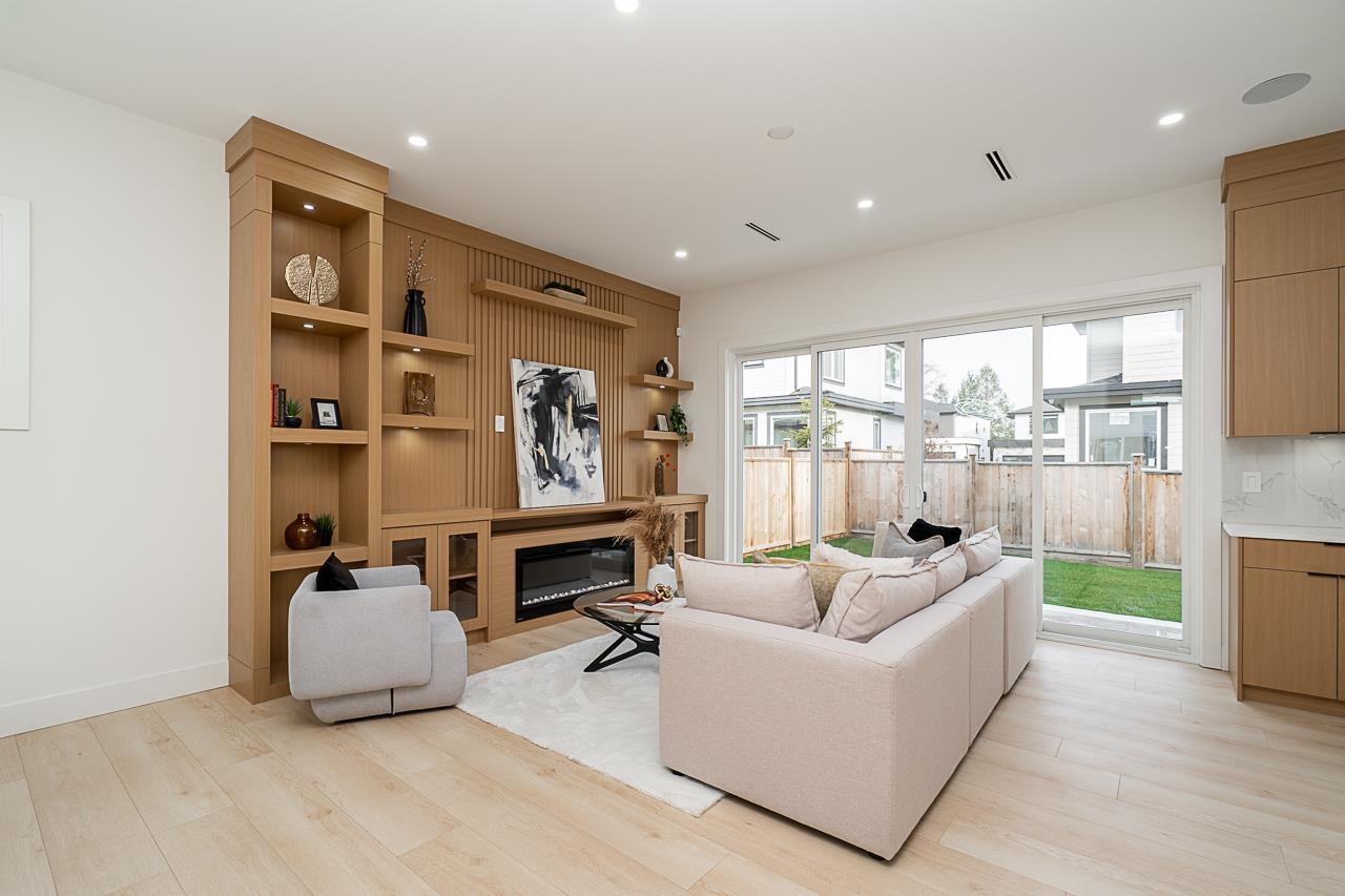 Photo 5 of 7128 204 Street, Langley BC