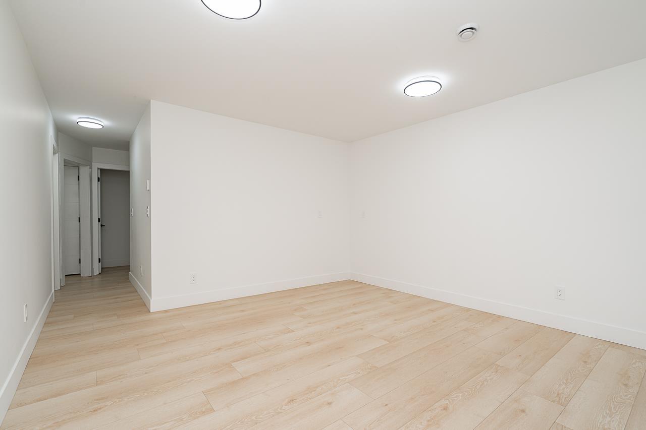 Photo 28 of 7128 204 Street, Langley BC
