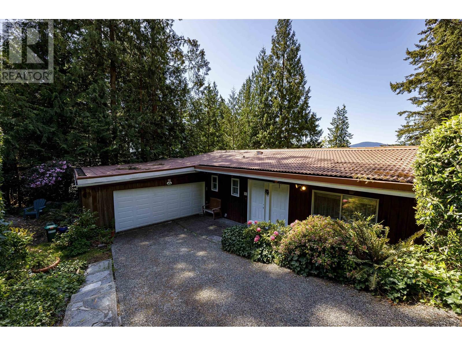 90 OCEANVIEW ROAD, Lions Bay
