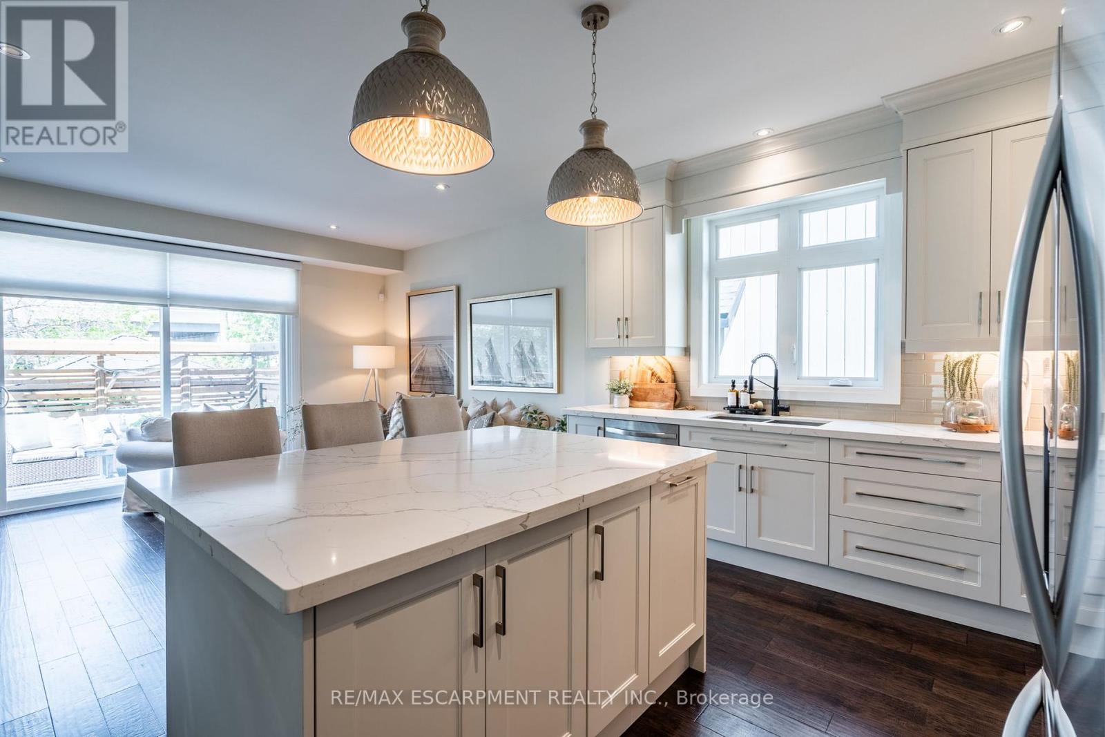 Photo 27 of 962 Beach Boulevard, Hamilton ON