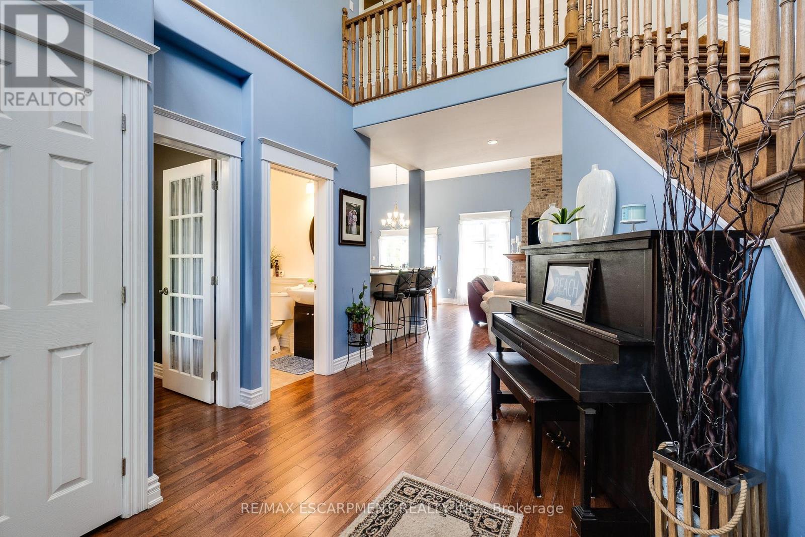 Photo 6 of 1026 Beach Boulevard, Hamilton ON