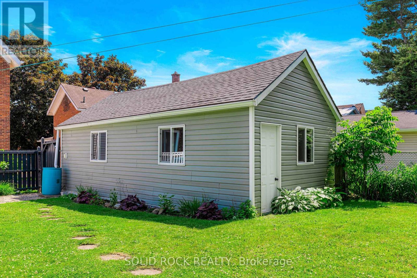 Photo 33 of 172 Church Street, Brockville ON