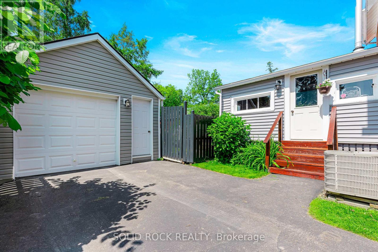 Photo 34 of 172 Church Street, Brockville ON