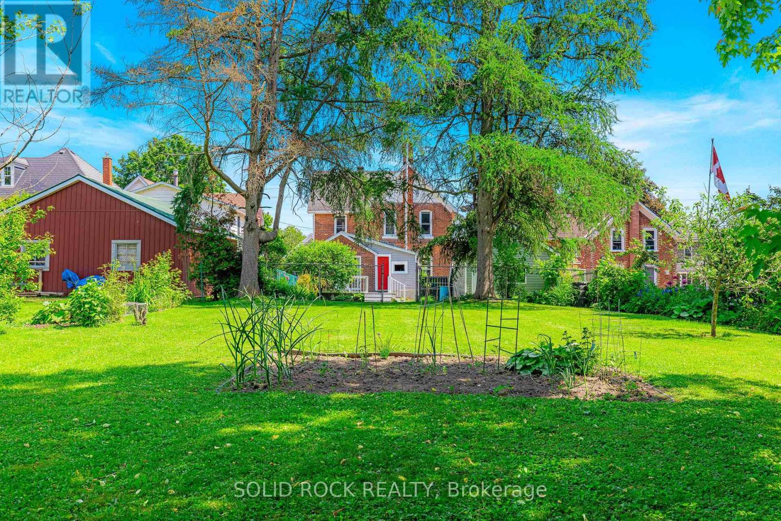Photo 39 of 172 Church Street, Brockville ON