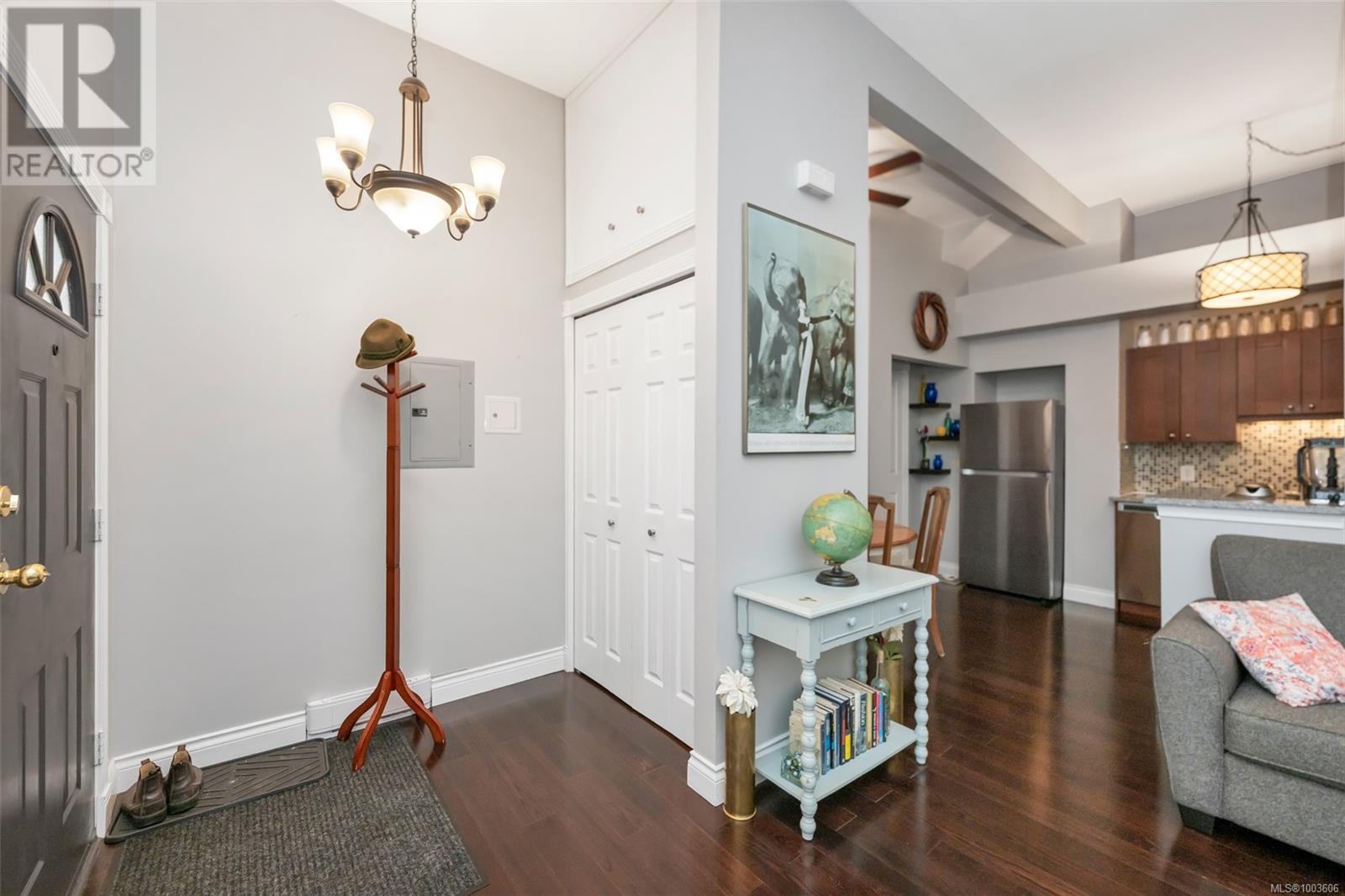 Single Family House Character for Sale in   Fort St Hillcrest House Victoria 