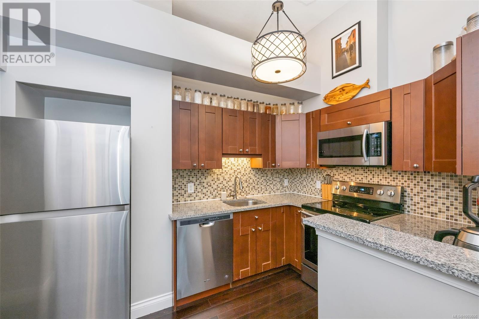 Single Family House Character for Sale in   Fort St Hillcrest House Victoria 