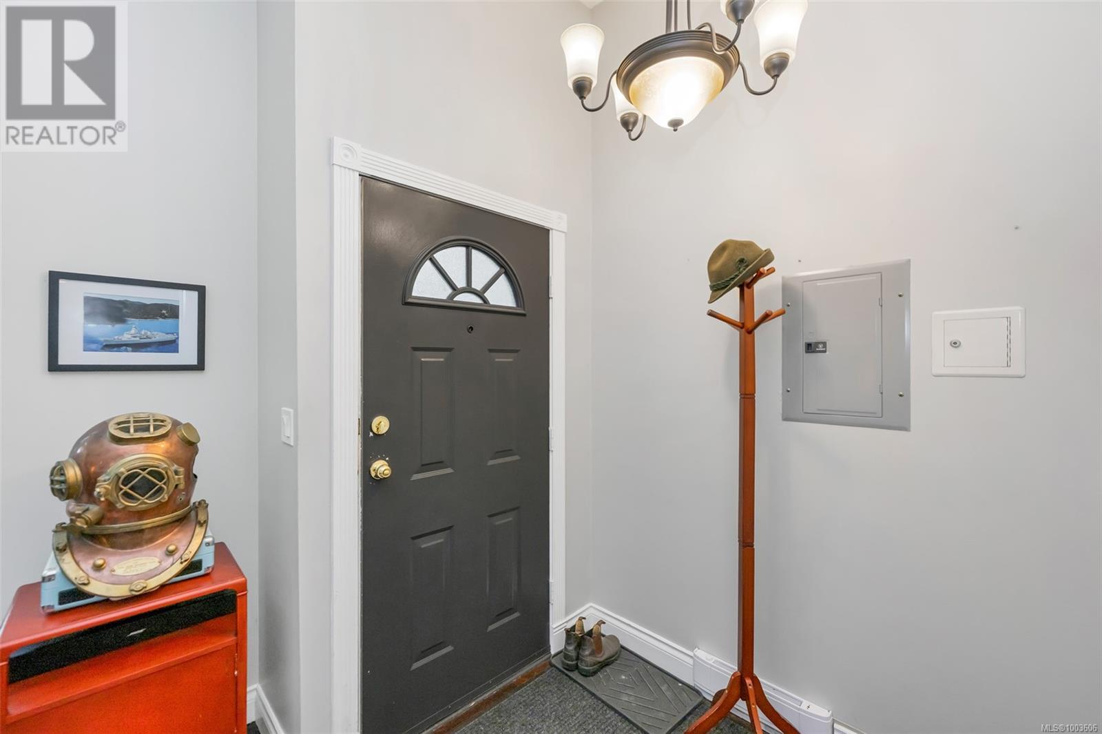 Single Family House Character for Sale in   Fort St Hillcrest House Victoria 