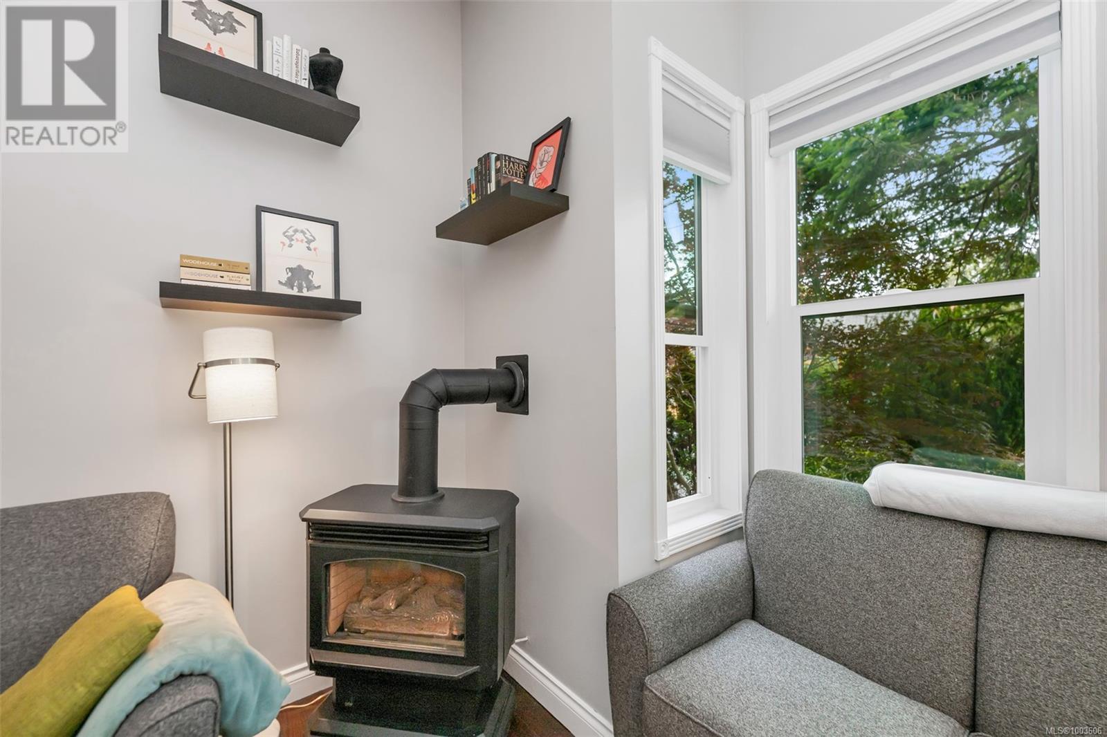 Single Family House Character for Sale in   Fort St Hillcrest House Victoria 