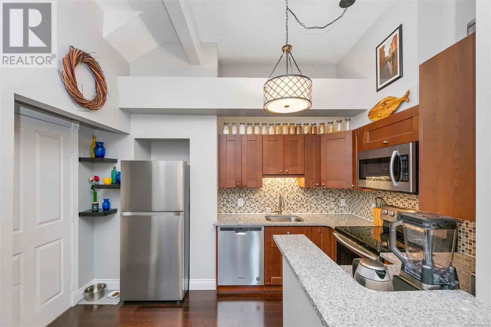 Single Family House Character for Sale in   Fort St Hillcrest House Victoria 