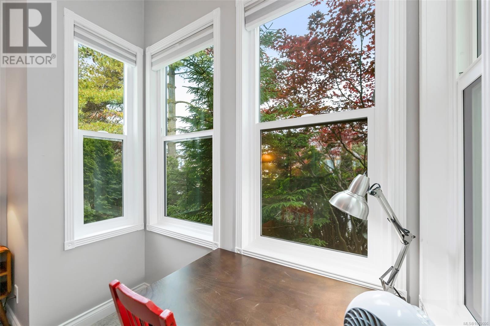 Single Family House Character for Sale in   Fort St Hillcrest House Victoria 