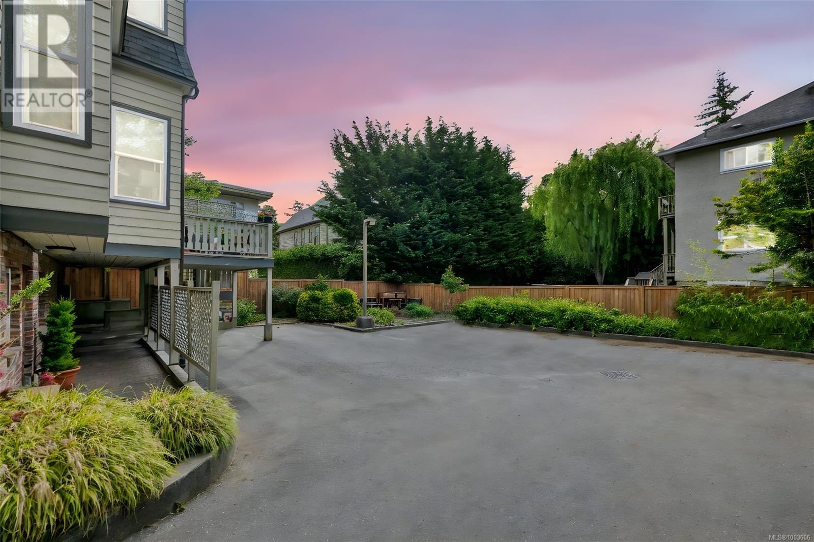 Single Family House Character for Sale in   Fort St Hillcrest House Victoria 