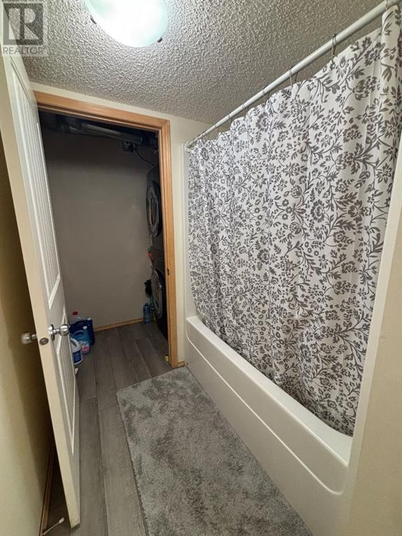 Single Family House for Sale in   Everridge Square SW Evergreen Calgary 