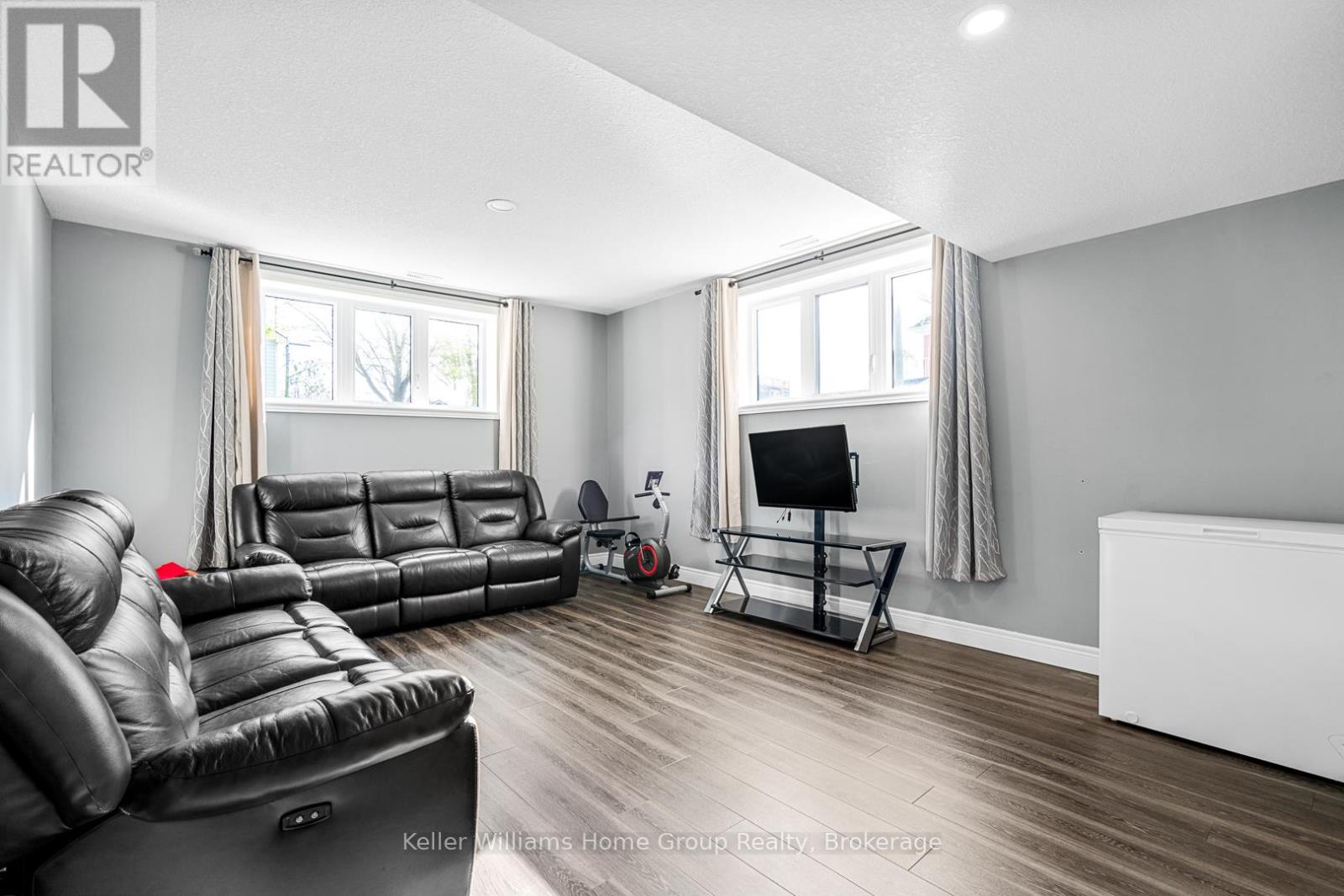 Photo 3 of 202 Ellen Street, North Perth ON
