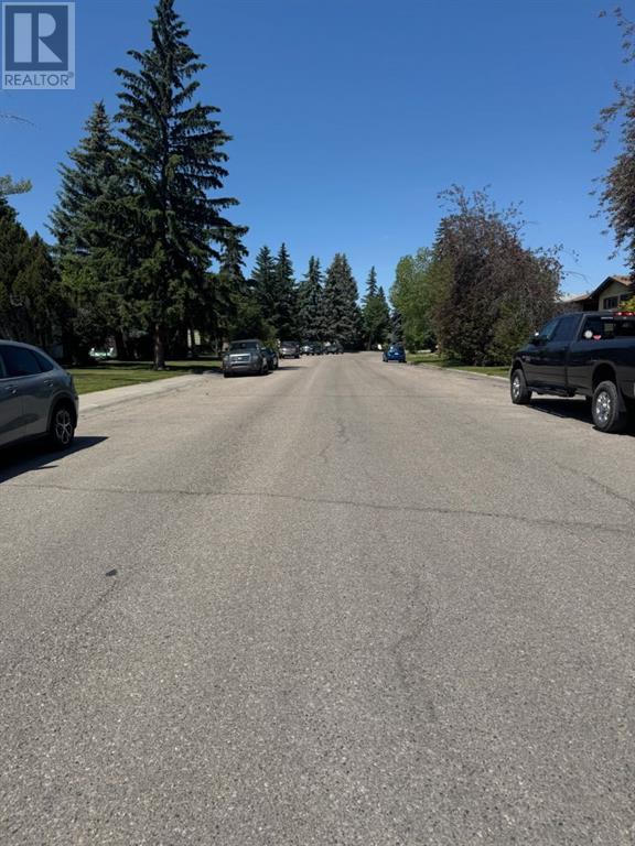 Single Family House Bungalow for Sale in  Queen Charlotte Drive SE Queensland Calgary 