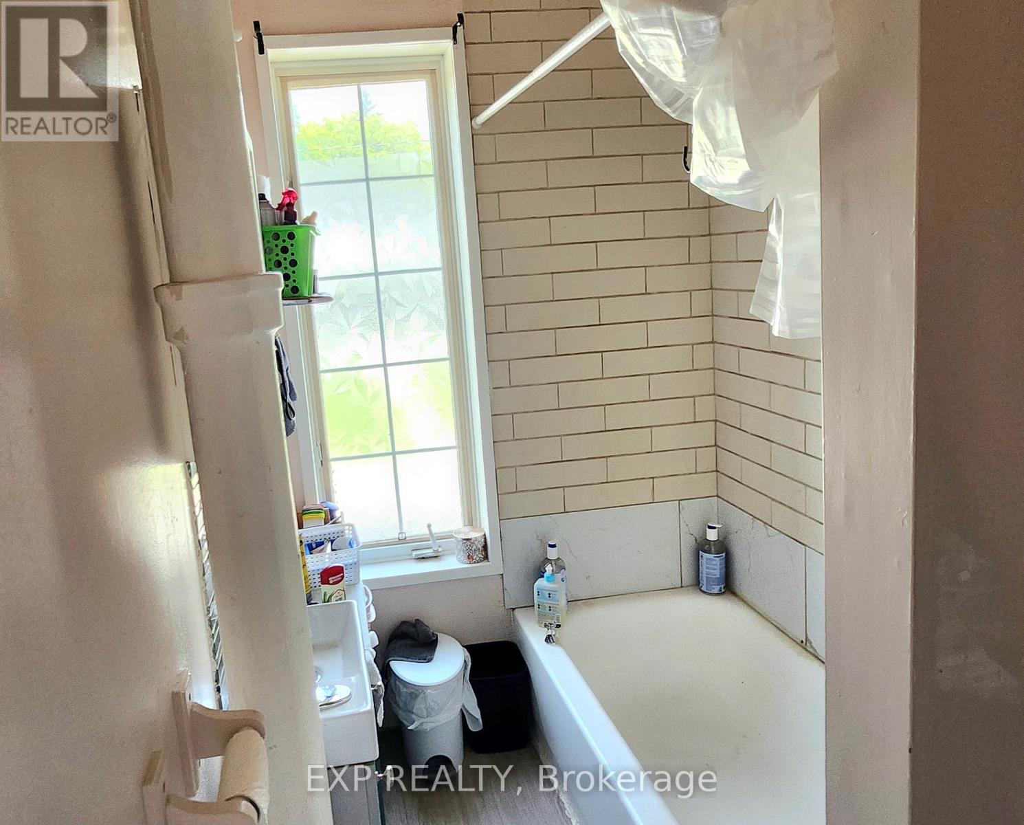 Photo 19 of 485 Dibble Street W, Prescott ON