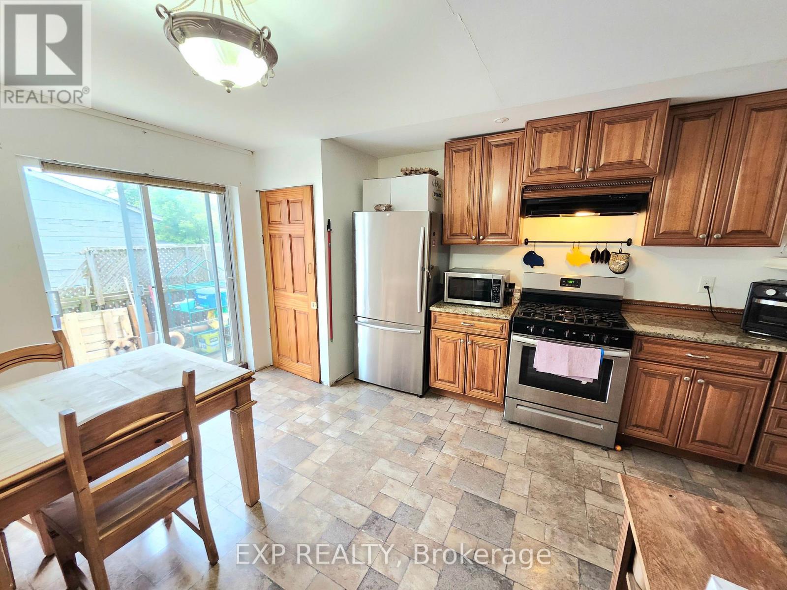 Photo 2 of 485 Dibble Street W, Prescott ON
