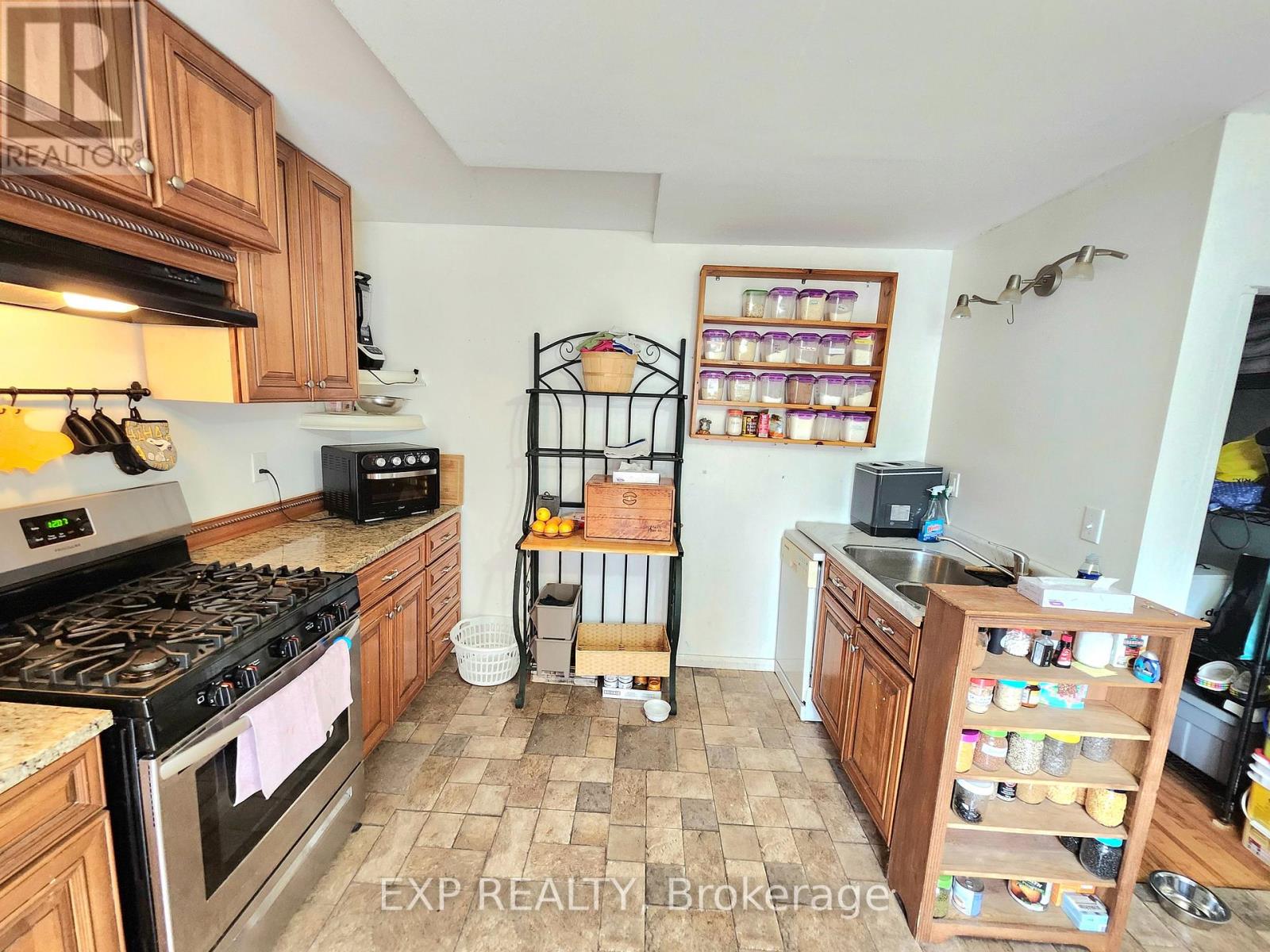 Photo 4 of 485 Dibble Street W, Prescott ON