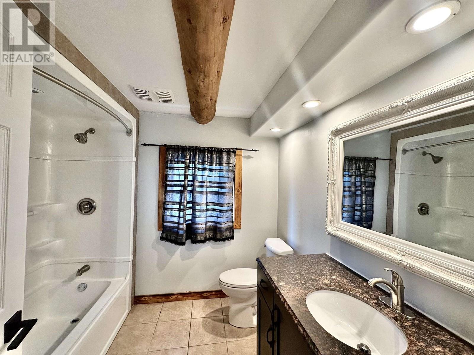 1100 7TH AVENUE, Valemount