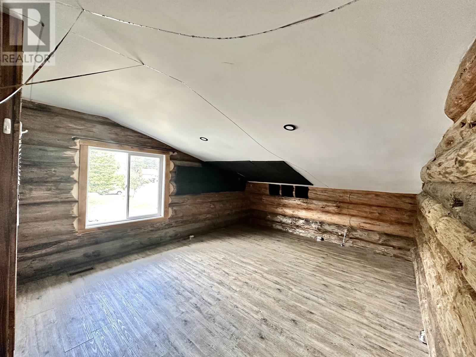 1100 7TH AVENUE, Valemount