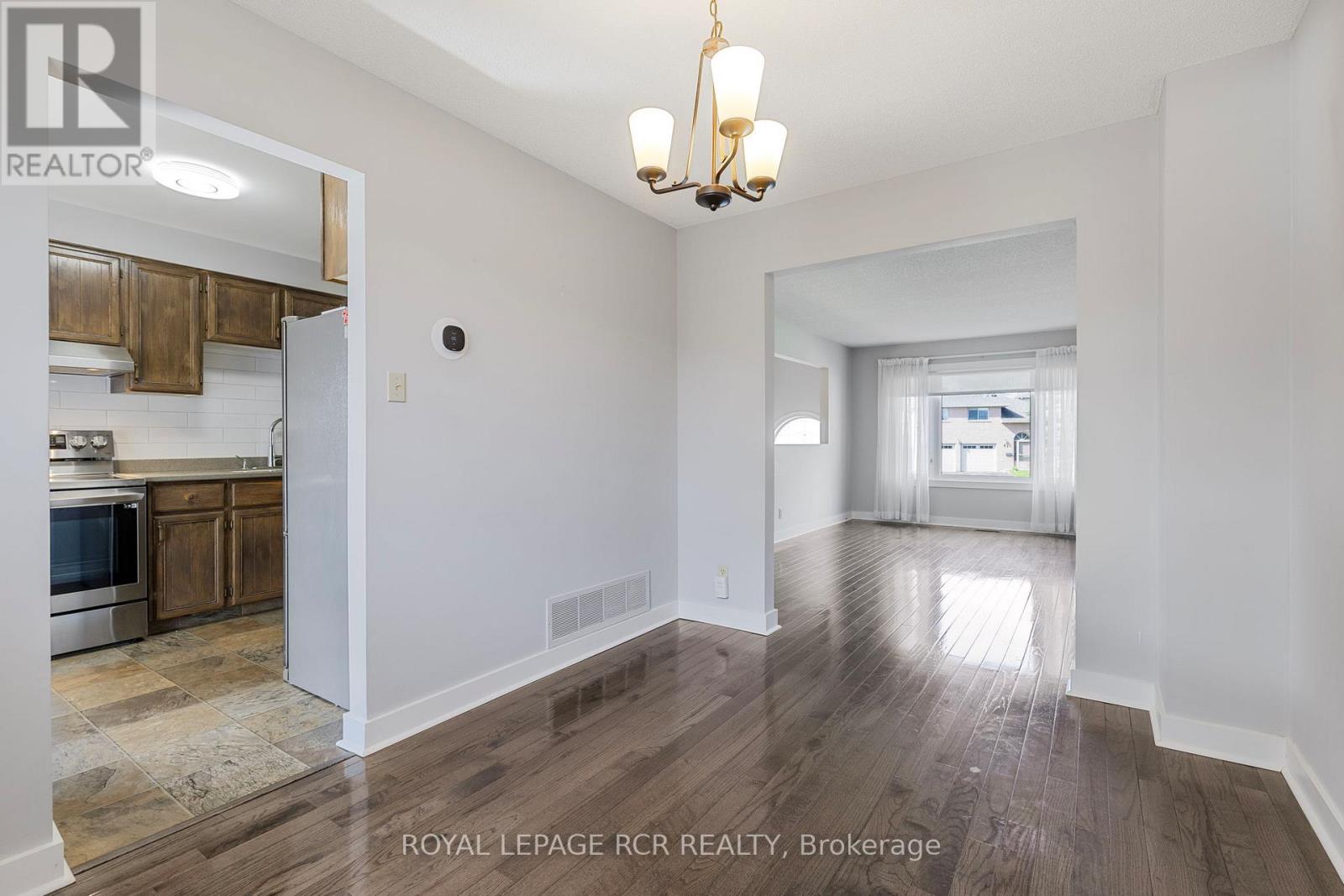 Photo 10 of 80 Woodside Drive, Orillia ON