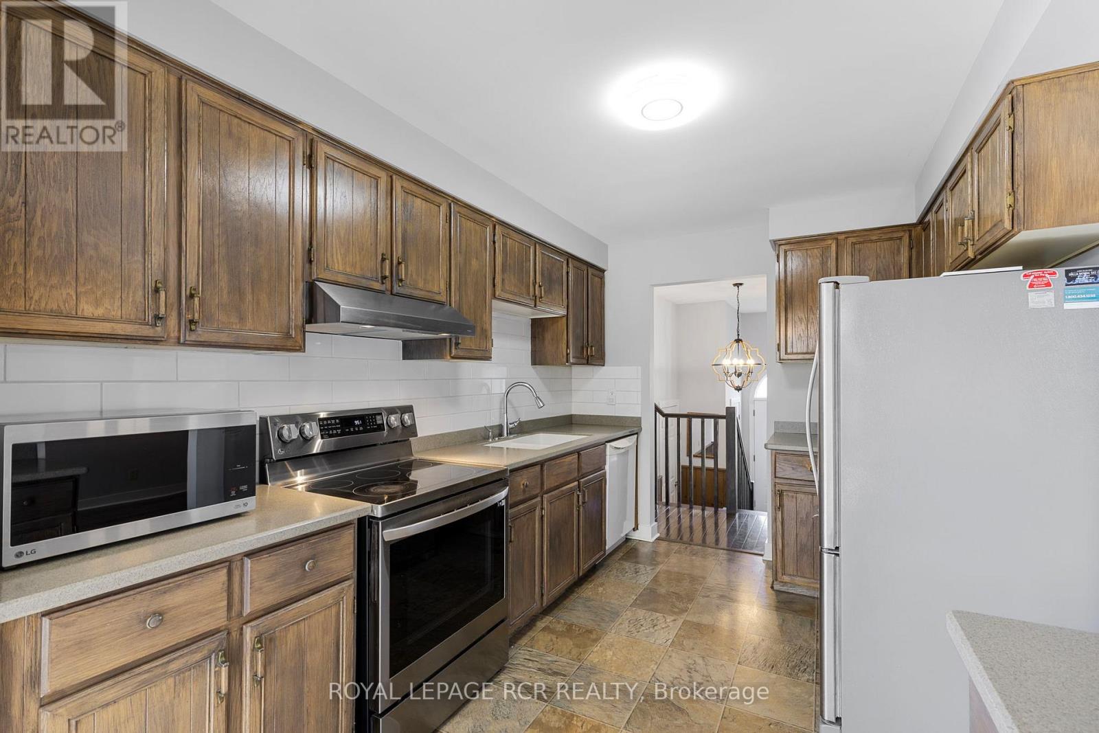Photo 7 of 80 Woodside Drive, Orillia ON