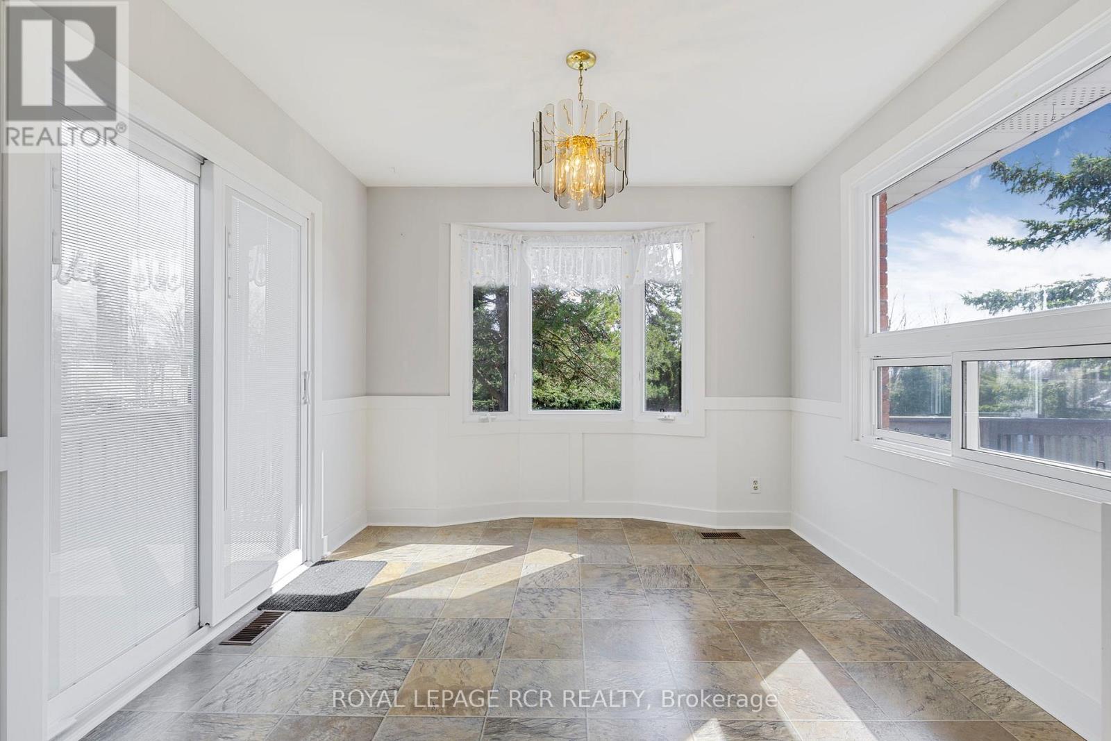 Photo 8 of 80 Woodside Drive, Orillia ON