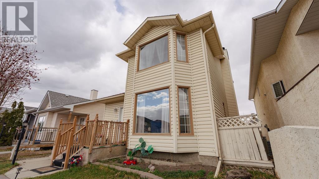 Single Family House for Sale in  Laguna Close NE Monterey Park Calgary 