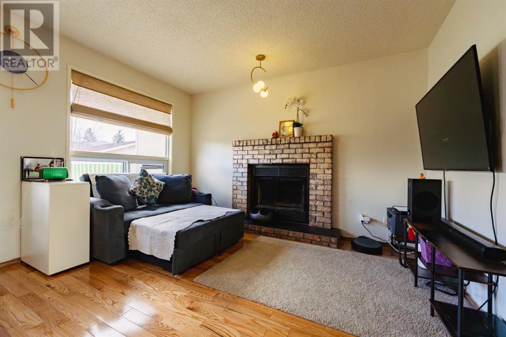 Single Family House for Sale in  Laguna Close NE Monterey Park Calgary 