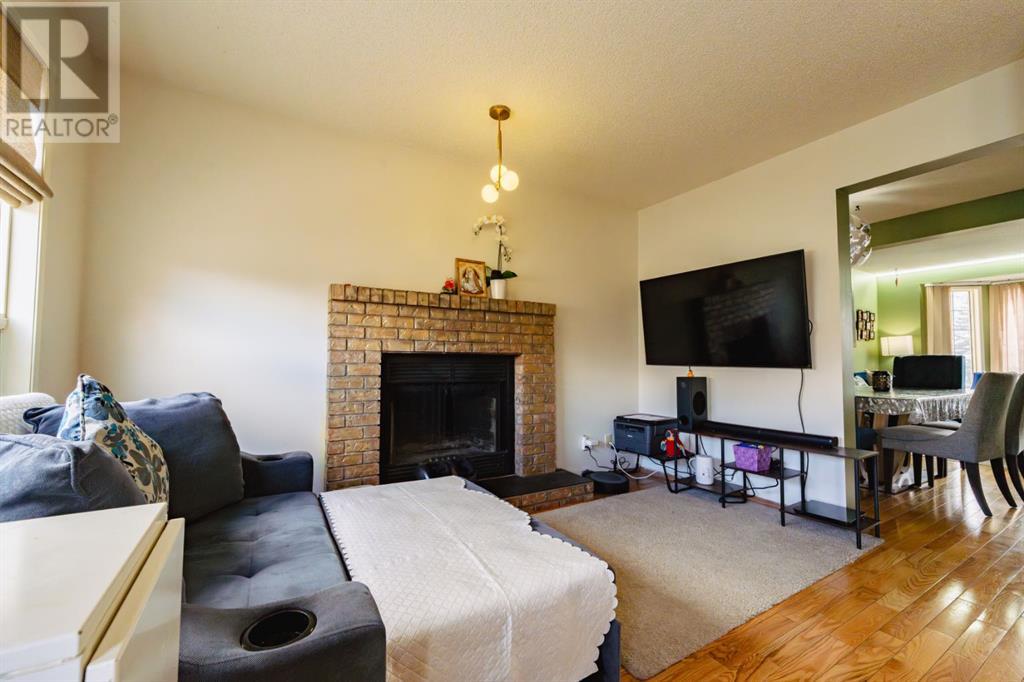 Single Family House for Sale in  Laguna Close NE Monterey Park Calgary 