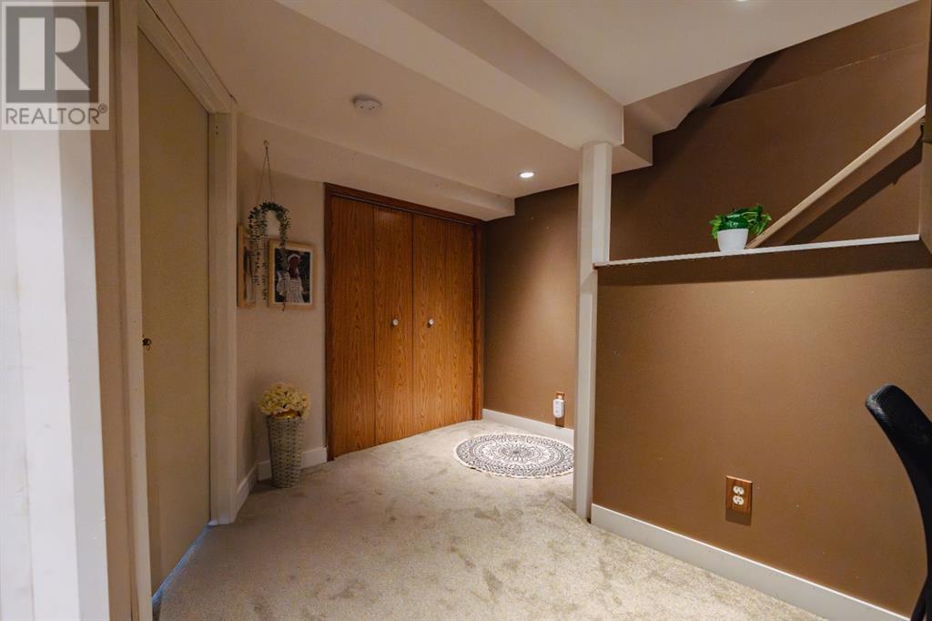 Single Family House for Sale in  Laguna Close NE Monterey Park Calgary 