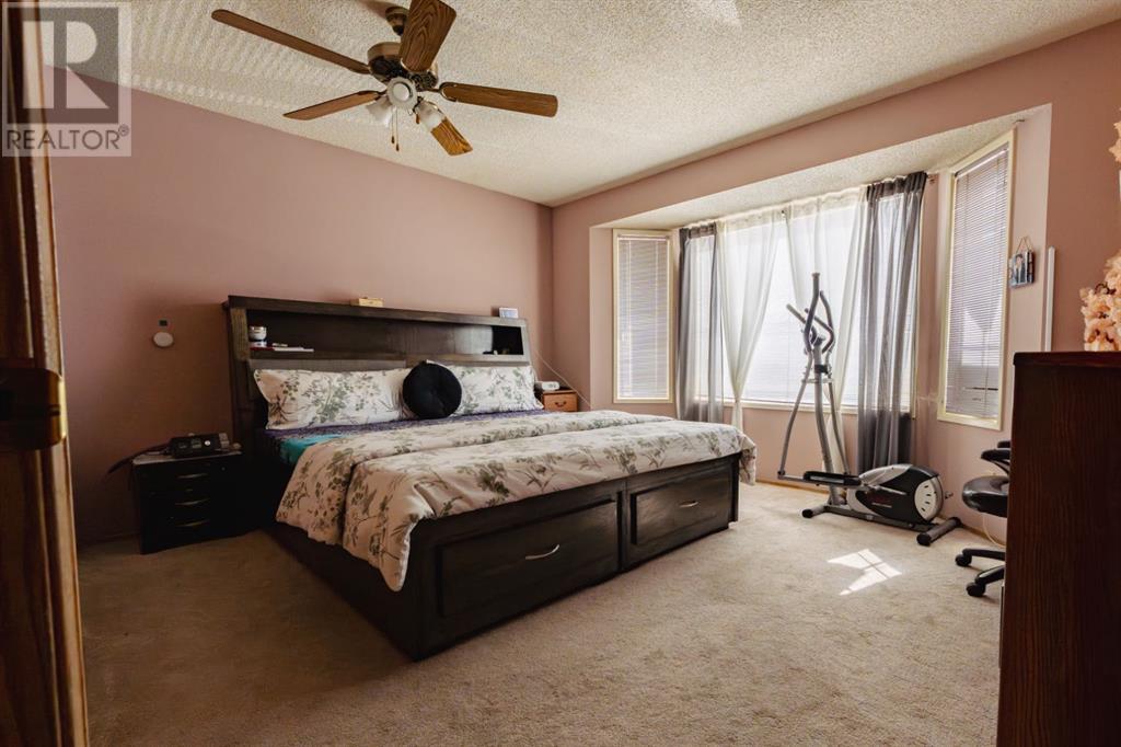 Single Family House for Sale in  Laguna Close NE Monterey Park Calgary 