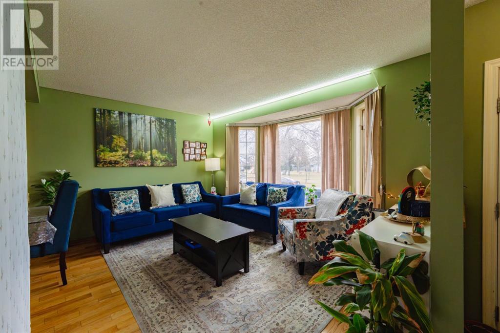 Single Family House for Sale in  Laguna Close NE Monterey Park Calgary 