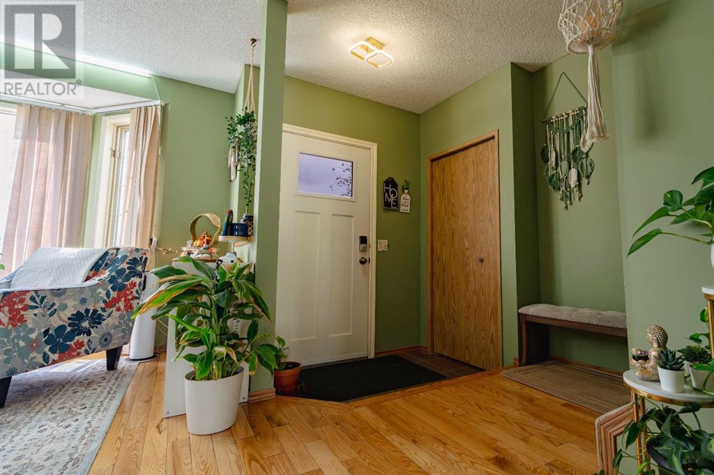 Single Family House for Sale in  Laguna Close NE Monterey Park Calgary 