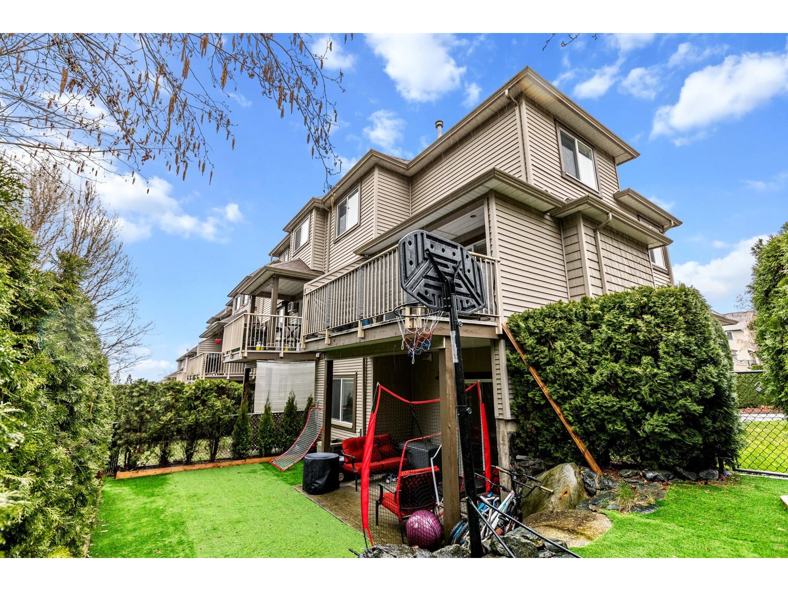 Photo 3 of 10 46778 Hudson Road Promontory, Chilliwack BC