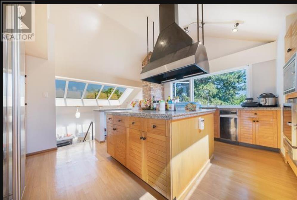 Photo 5 of 1997 W 35th Avenue, Vancouver BC