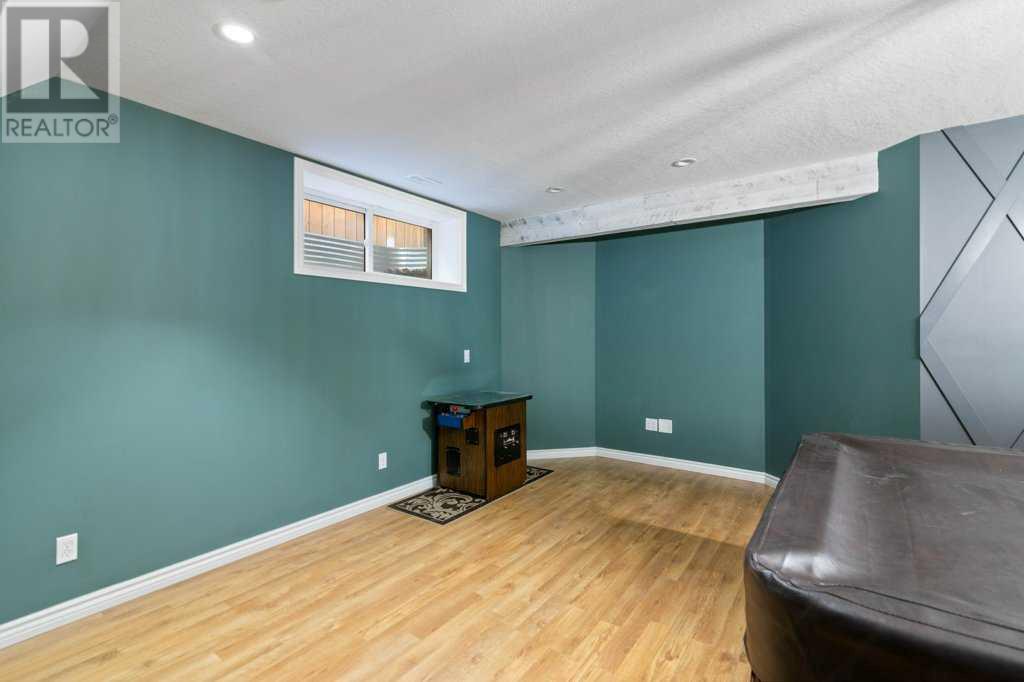 Single Family House for Sale in  Everglen Rise SW Evergreen Calgary 