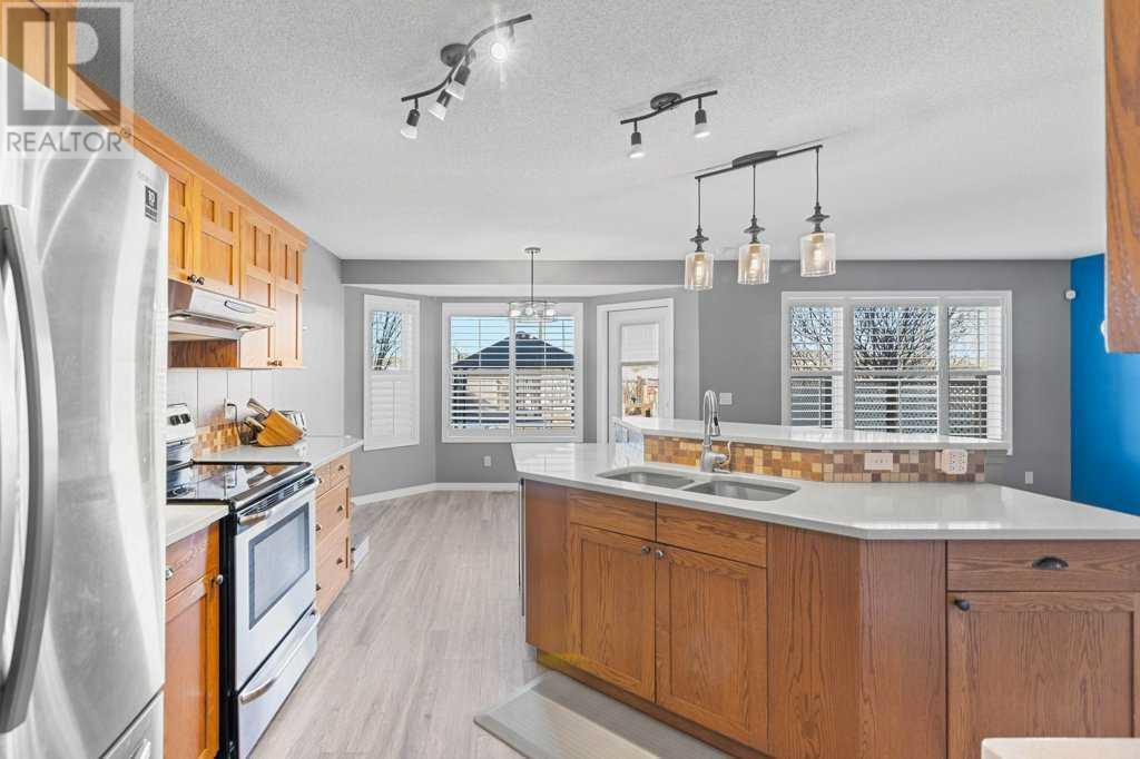 Single Family House for Sale in  Everglen Rise SW Evergreen Calgary 