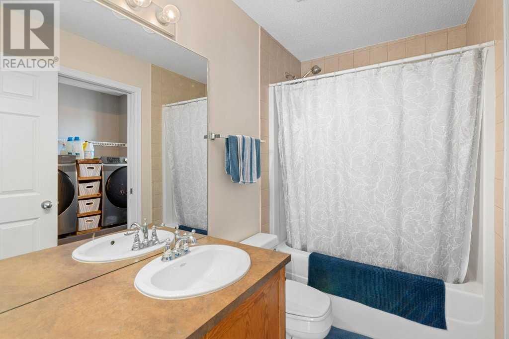 Single Family House for Sale in  Everglen Rise SW Evergreen Calgary 
