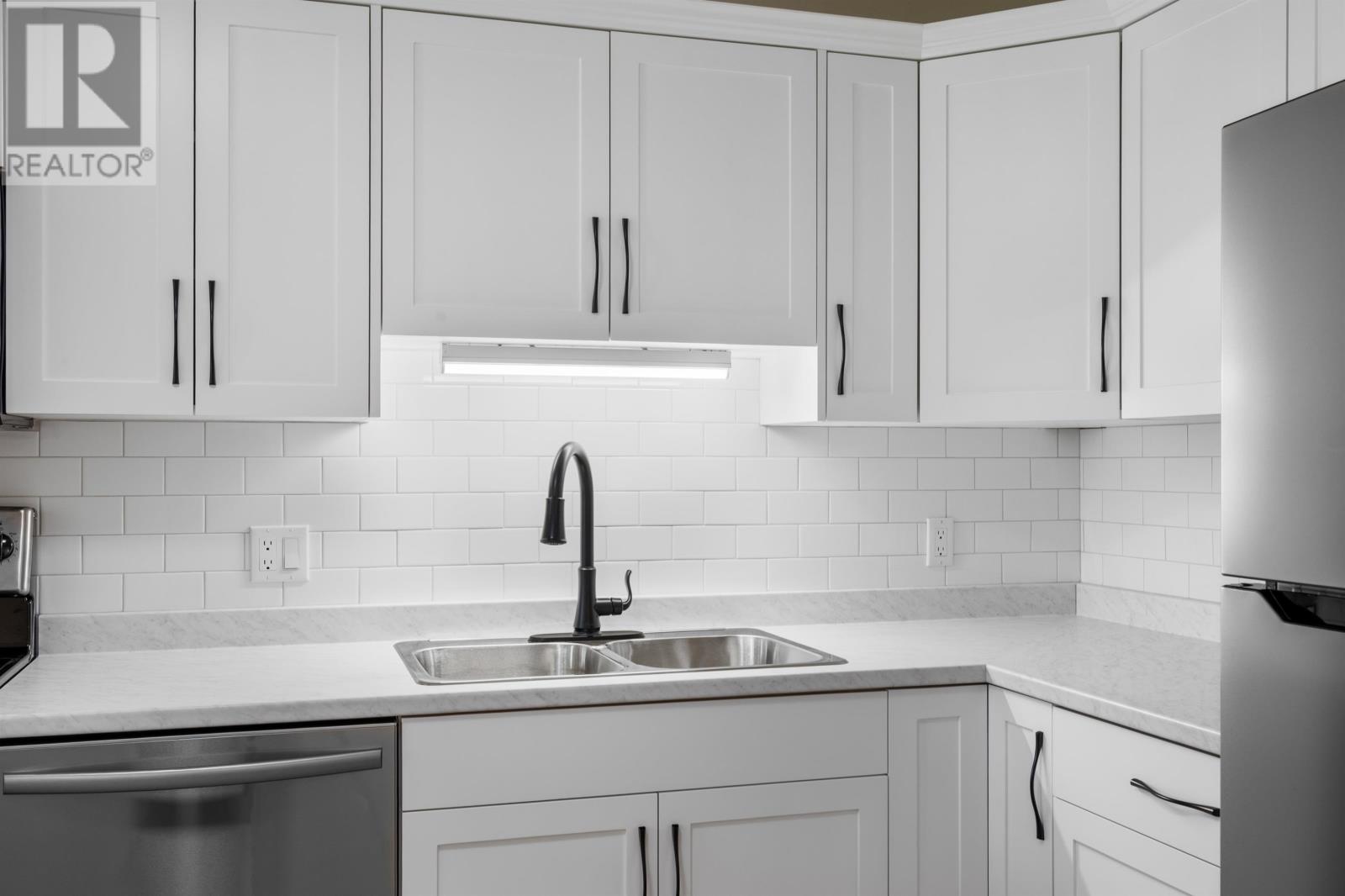 Photo 13 of 106 6 22 Waterview Heights, Charlottetown PE