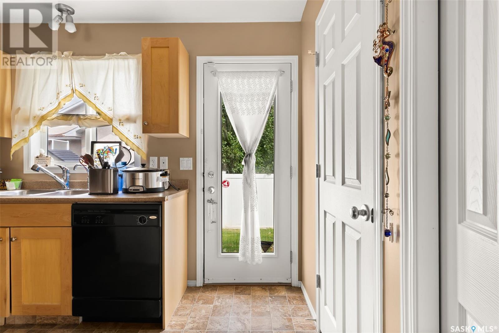 Single Family House 2 Level for Sale in   WINDSOR PARK ROAD Regina 