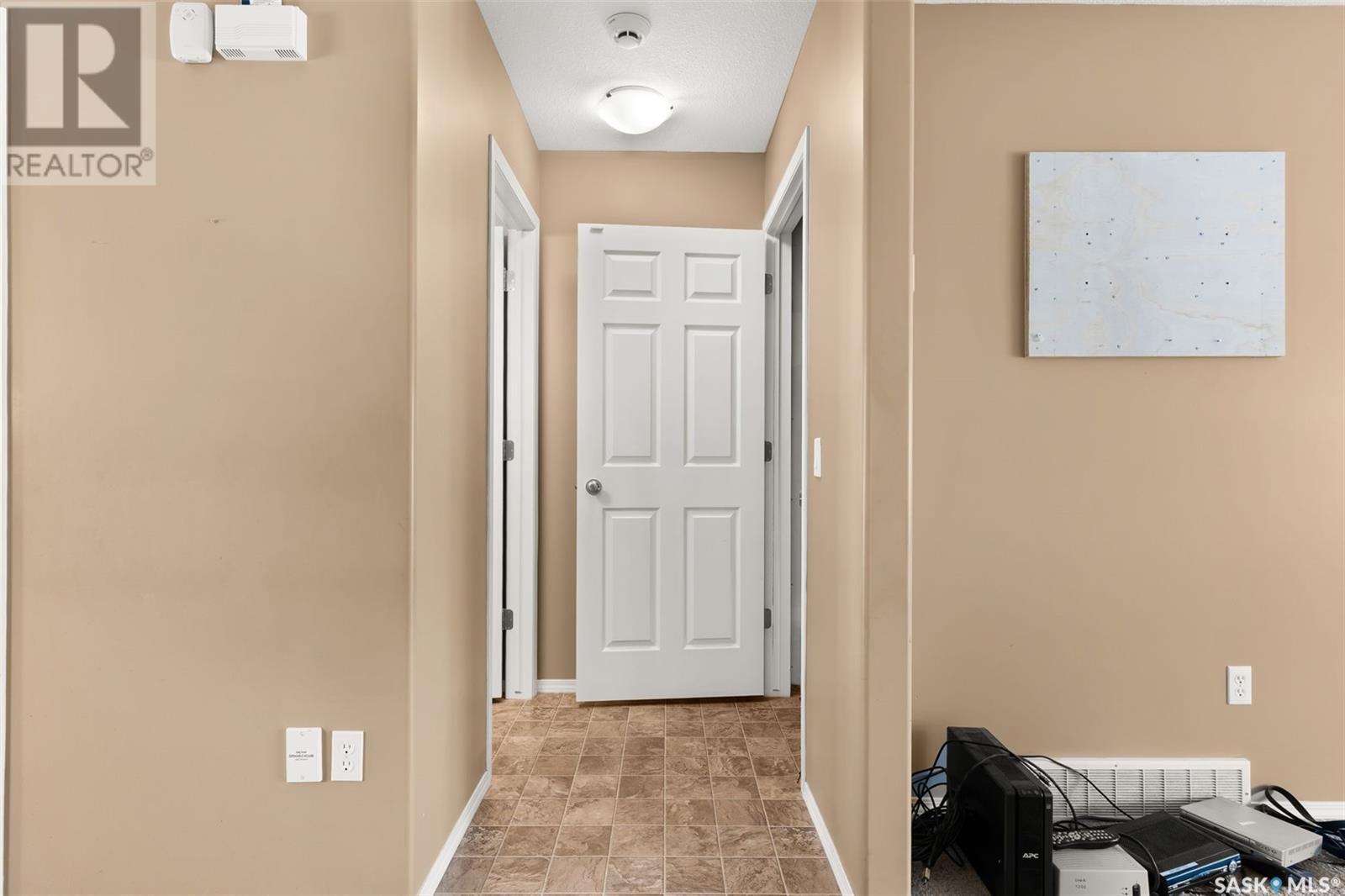 Single Family House 2 Level for Sale in   WINDSOR PARK ROAD Regina 