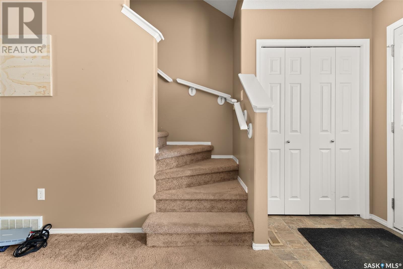 Single Family House 2 Level for Sale in   WINDSOR PARK ROAD Regina 