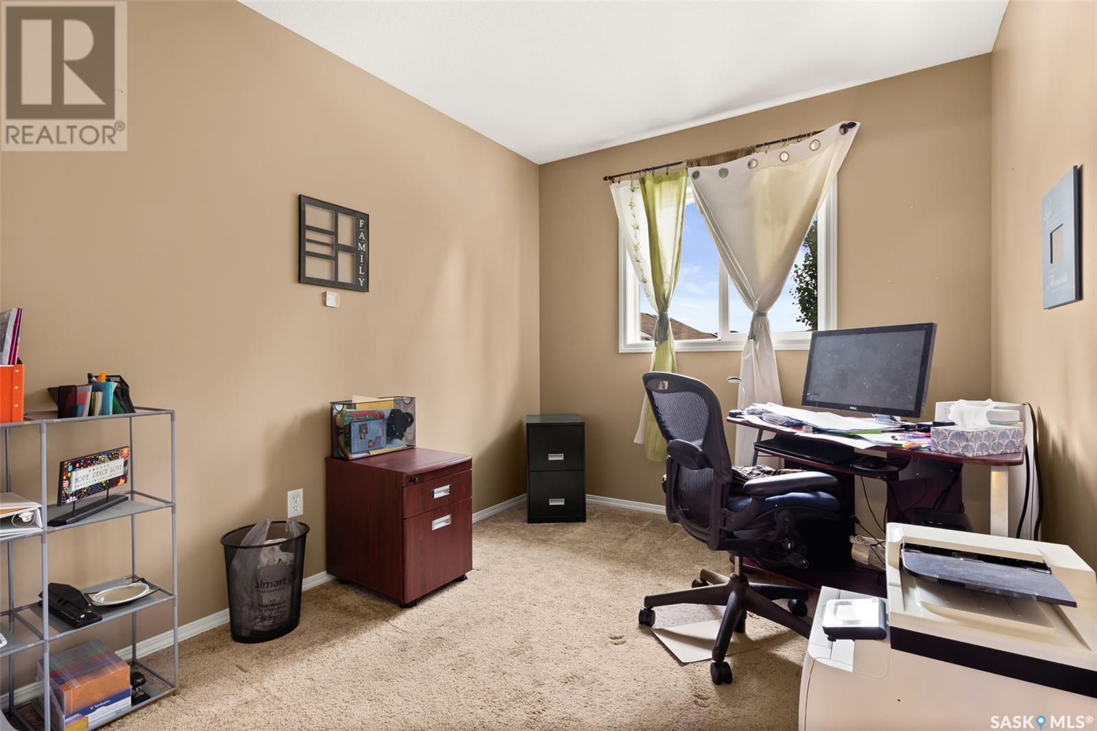 Single Family House 2 Level for Sale in   WINDSOR PARK ROAD Regina 