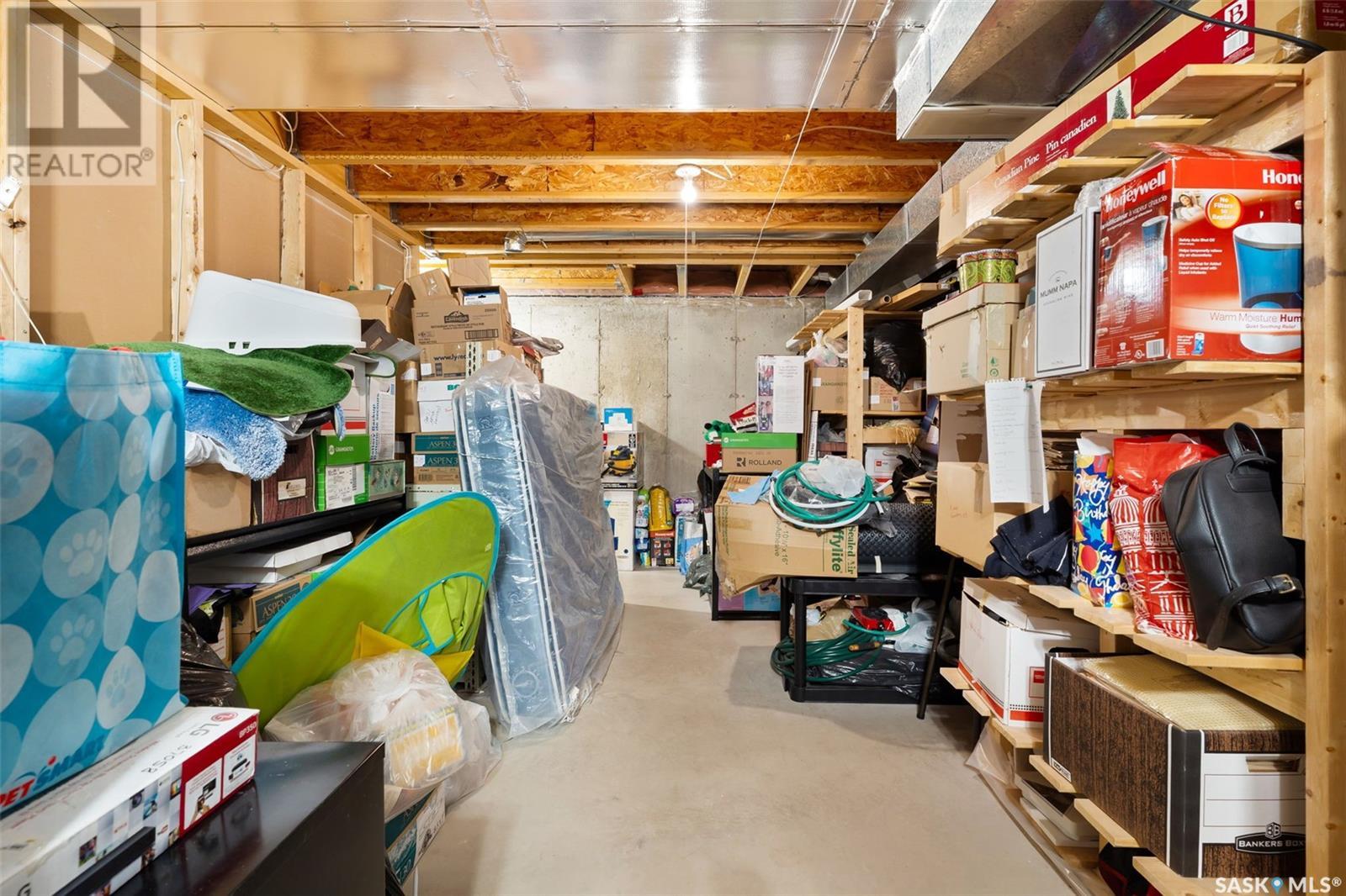 Single Family House 2 Level for Sale in   WINDSOR PARK ROAD Regina 