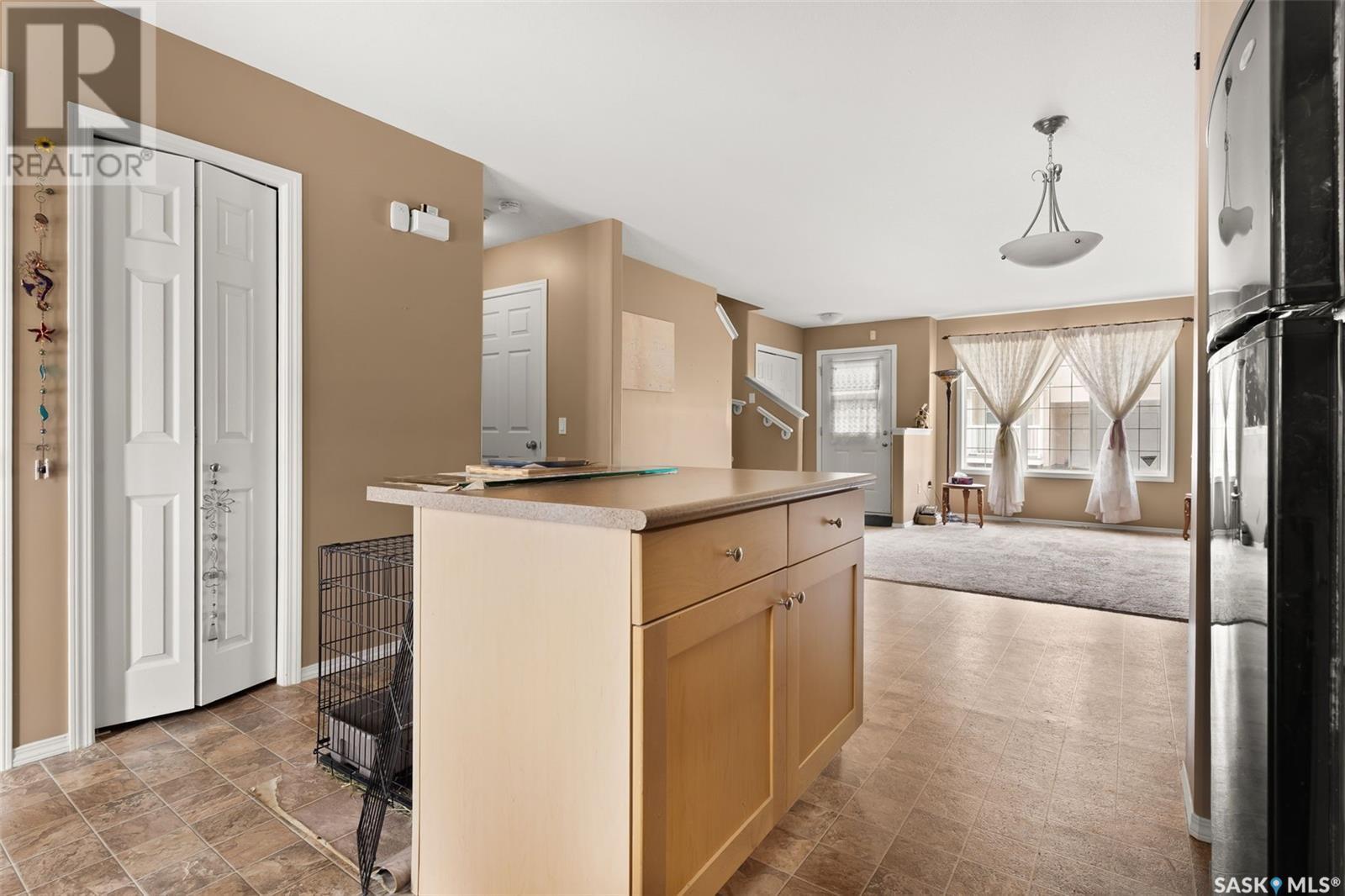 Single Family House 2 Level for Sale in   WINDSOR PARK ROAD Regina 