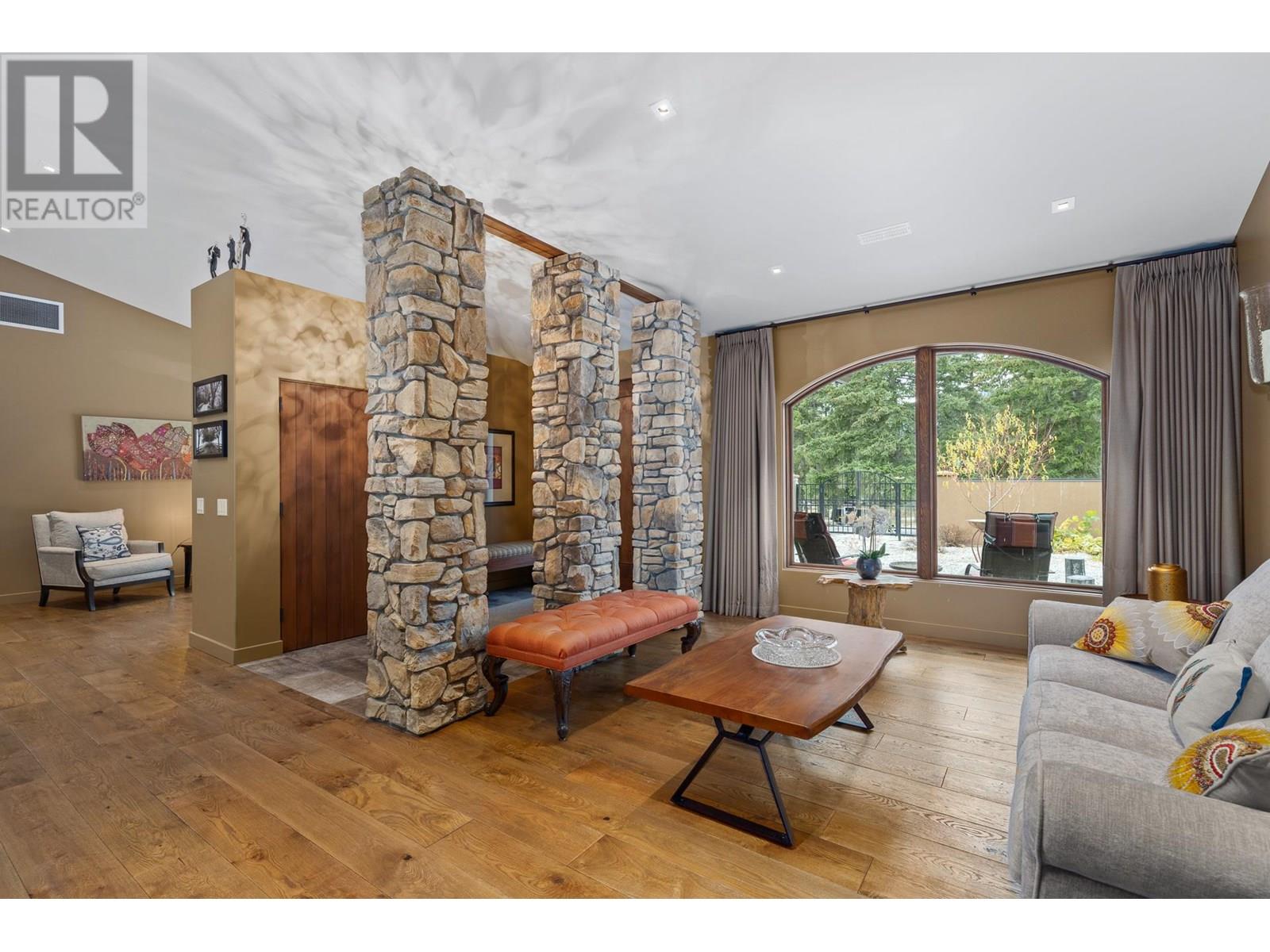  4335 Maxwell Road, Peachland