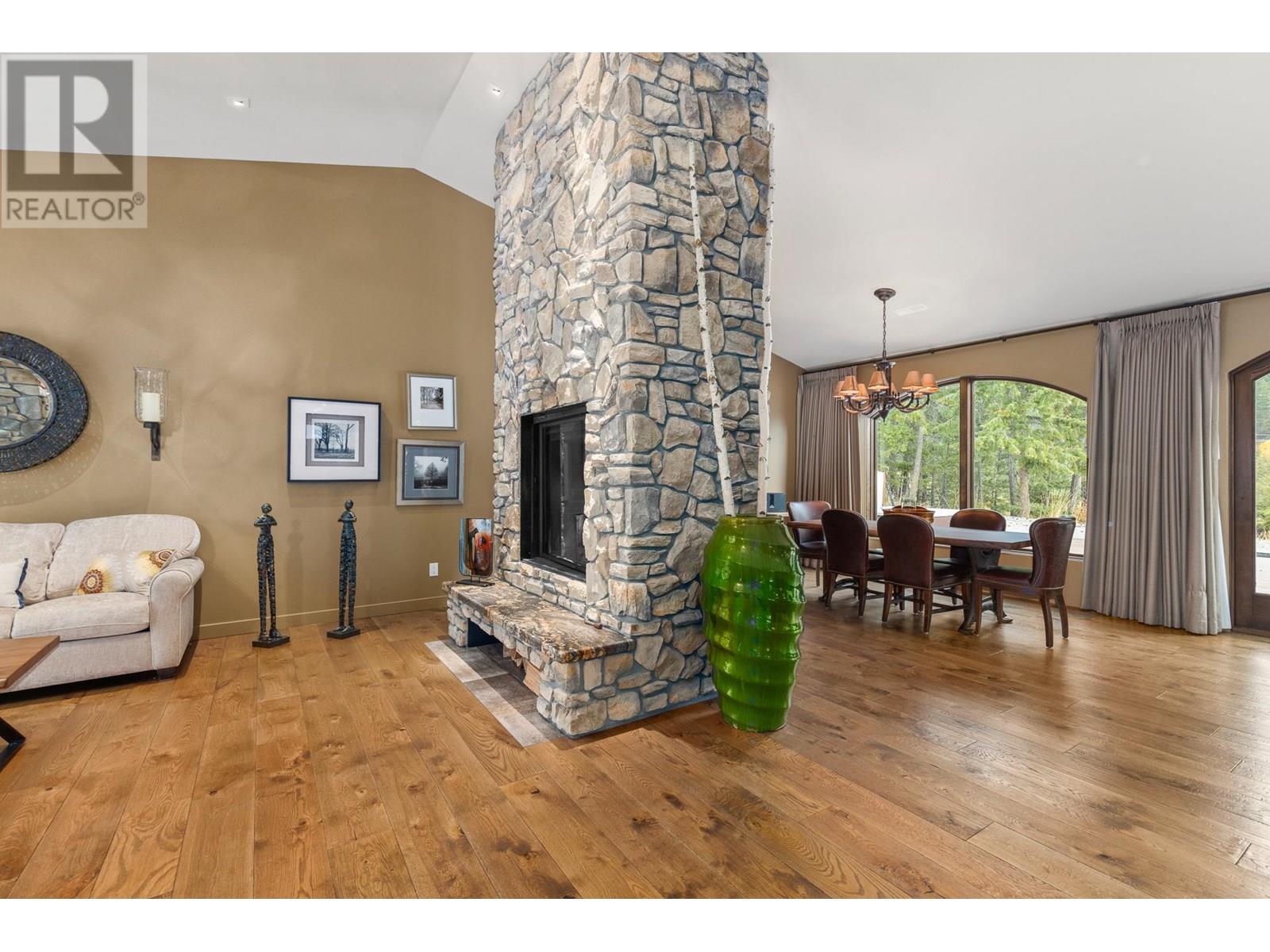  4335 Maxwell Road, Peachland
