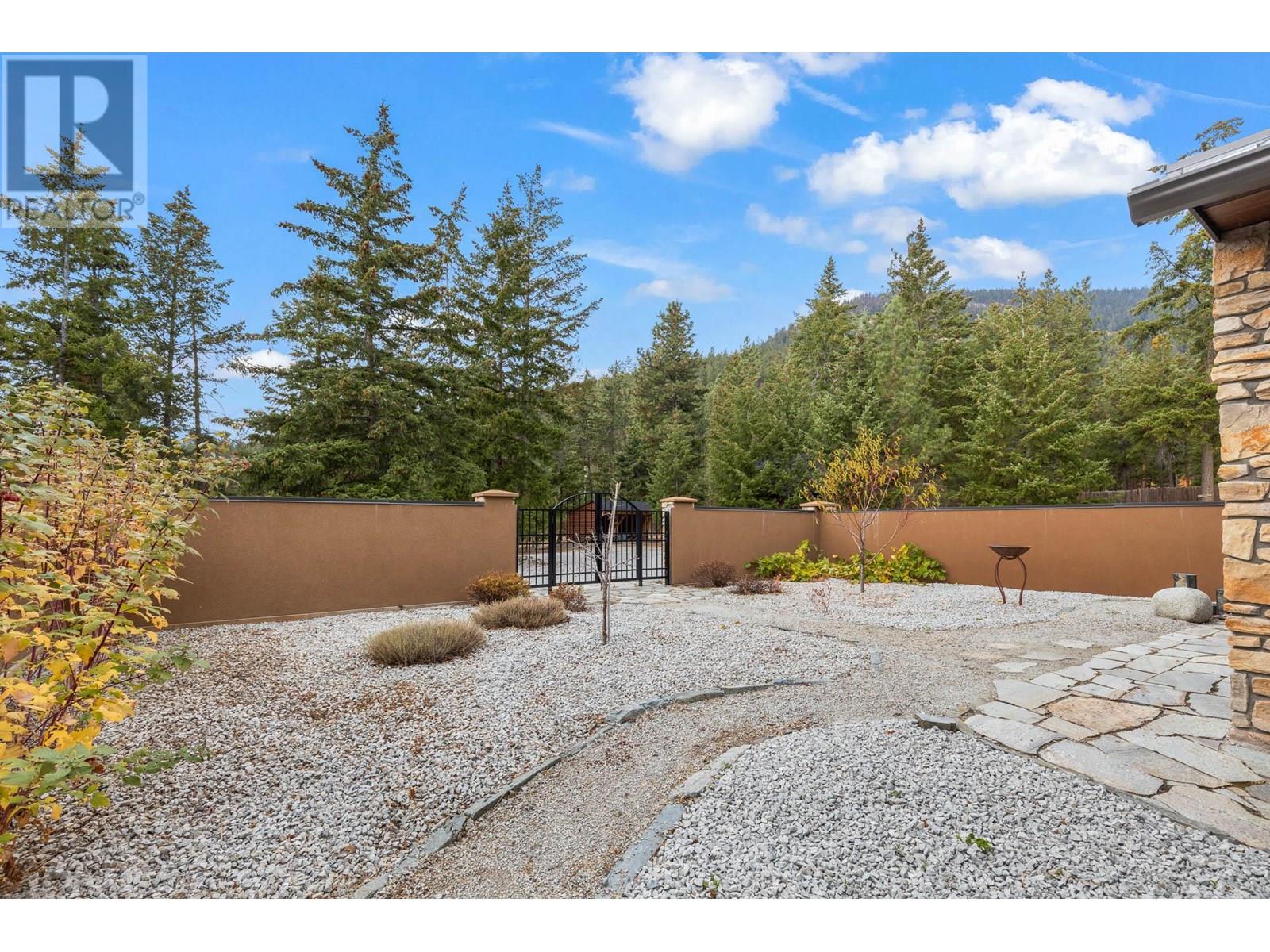  4335 Maxwell Road, Peachland