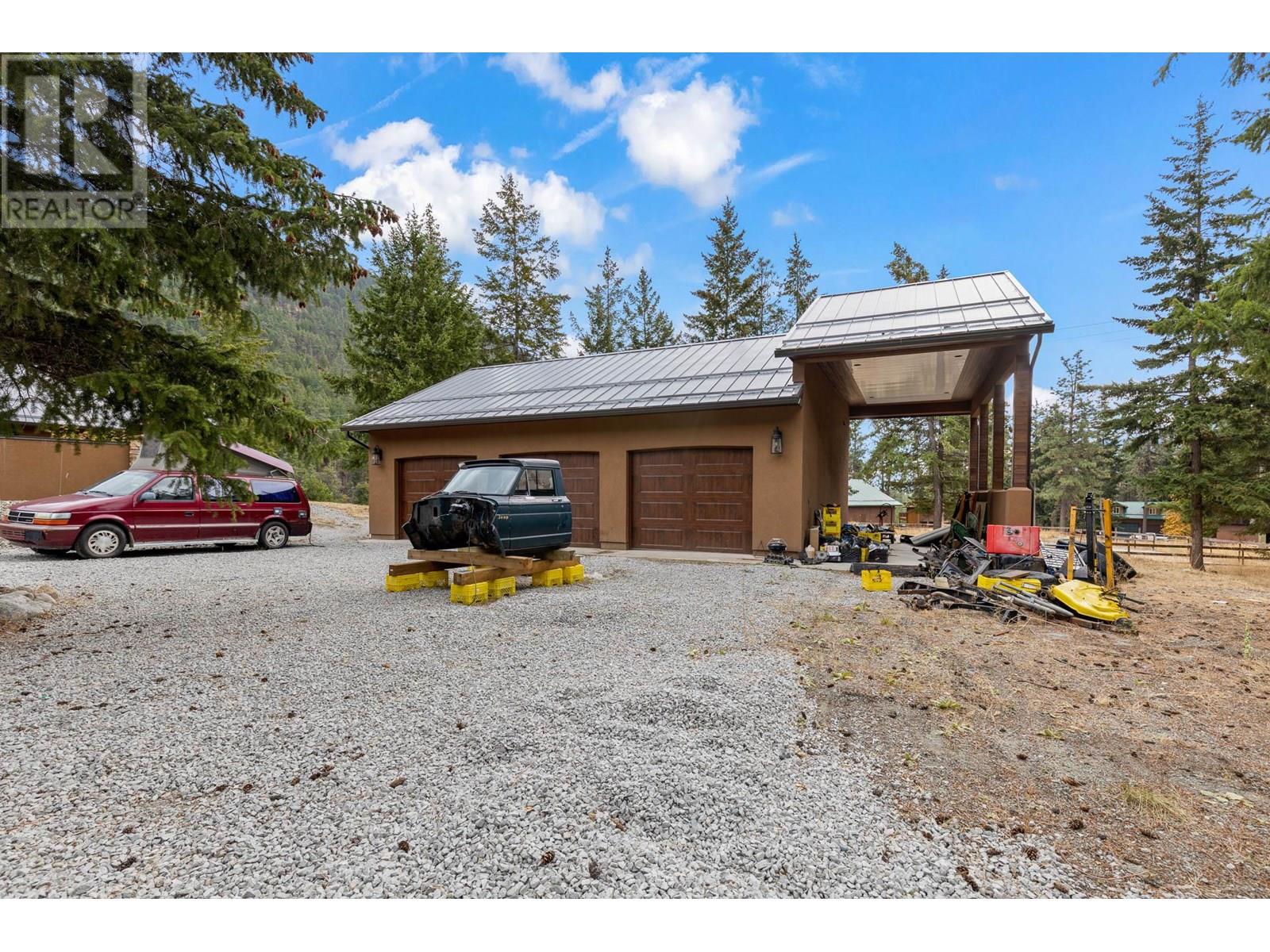  4335 Maxwell Road, Peachland