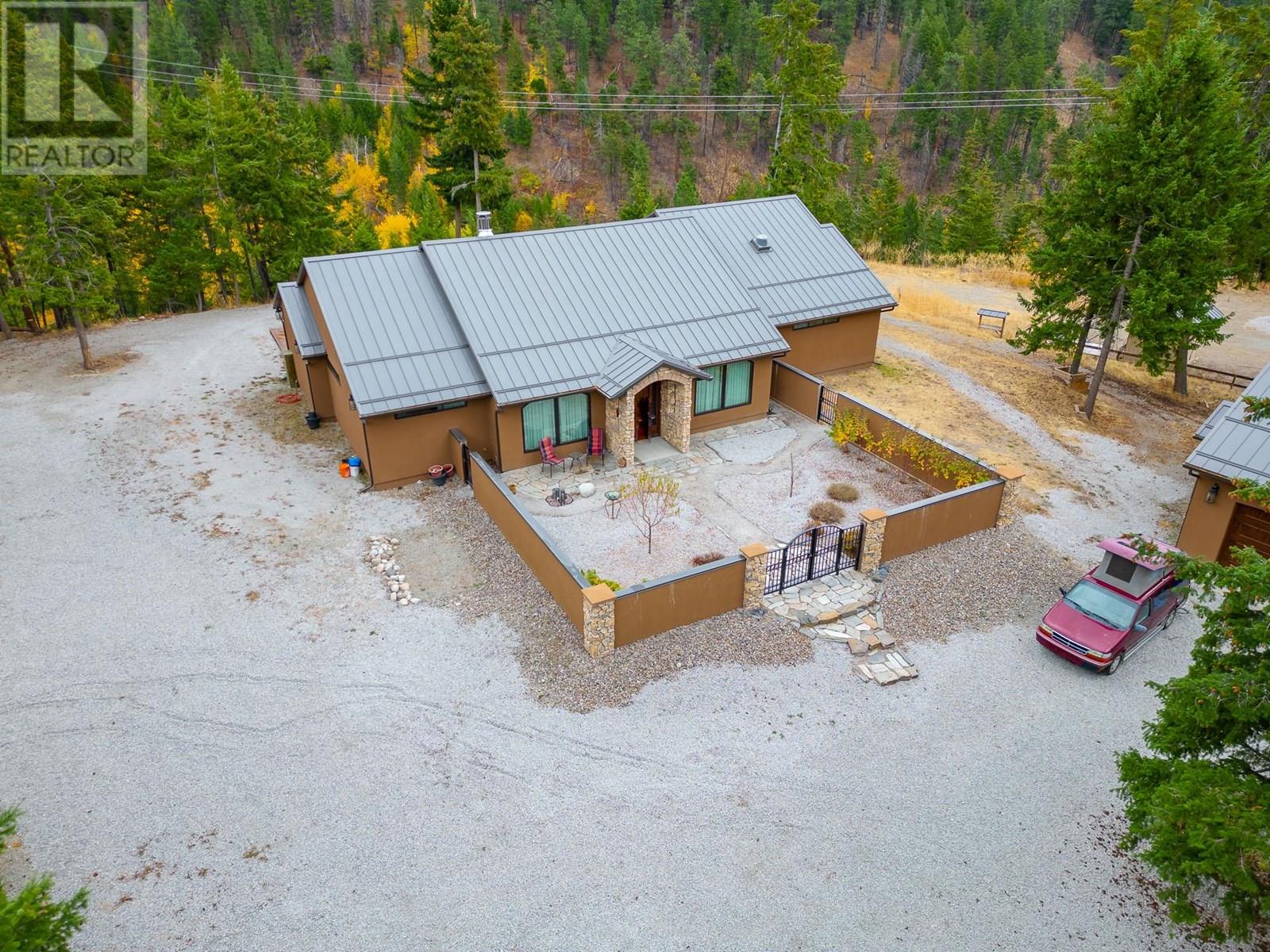  4335 Maxwell Road, Peachland